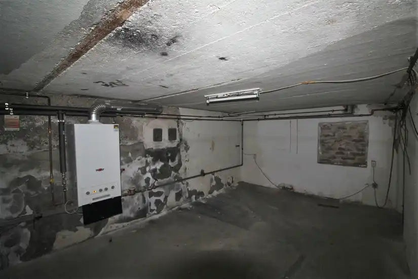 Keller